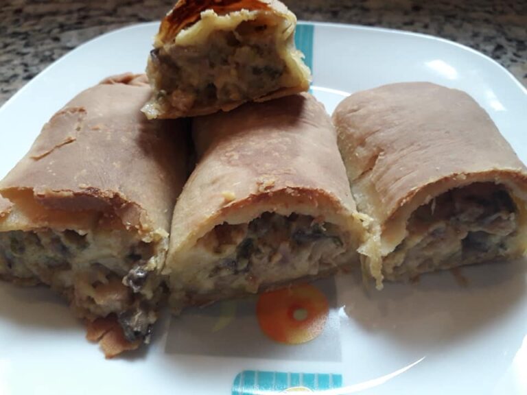 Μανιταρόπιτα με χειροποίητο φύλλο.....