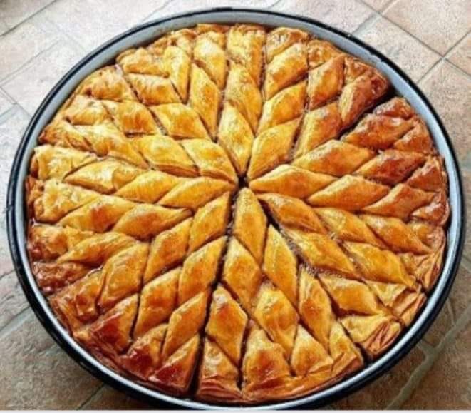 Μπακλαβάς παραδοσιακό γλυκό της Αλβανίας
