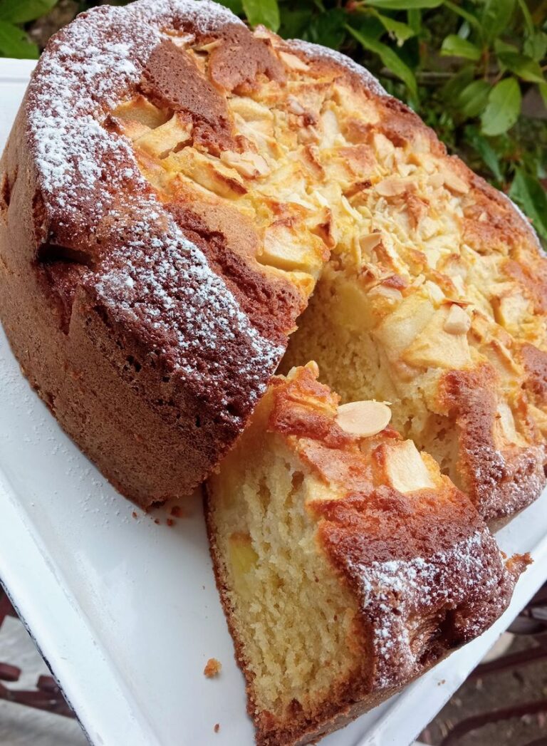 Αφράτη μηλόπιτα κέικ