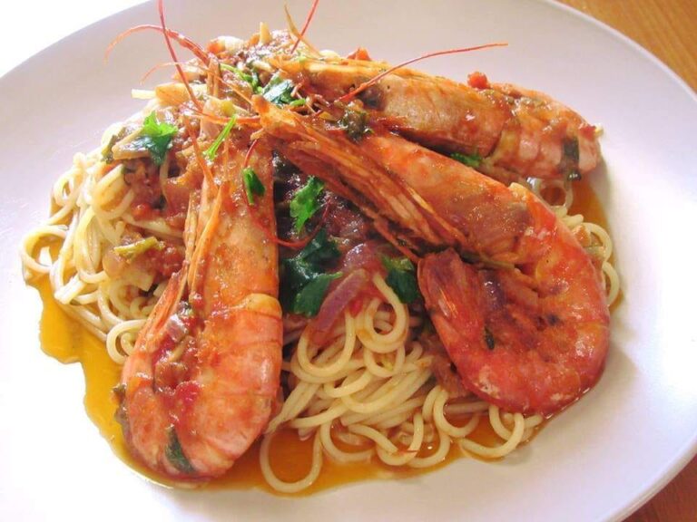 Γαριδομακαρονάδα με ούζο