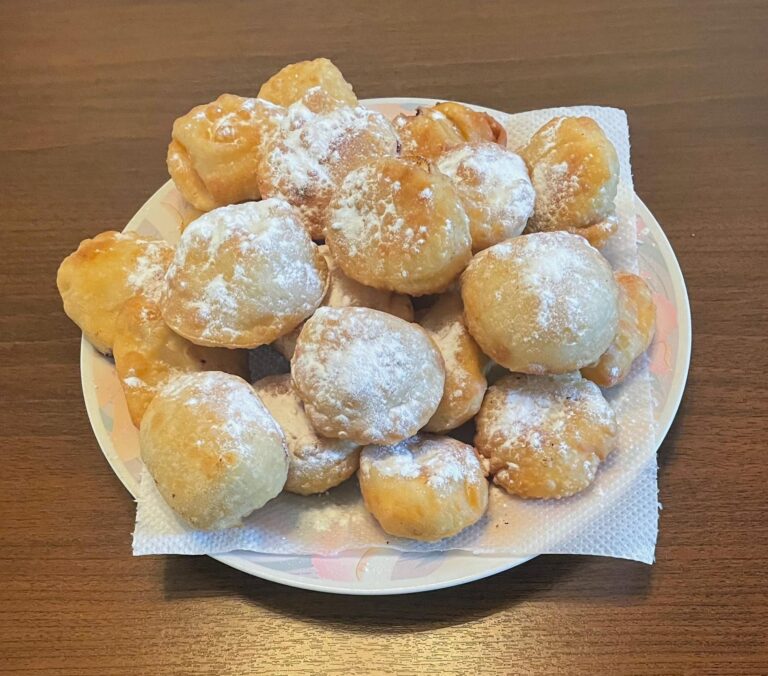 Πουρέκια με αναρή (μυζήθρα)