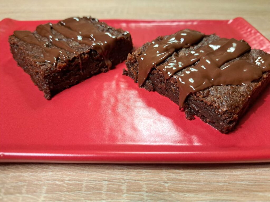 Νηστίσιμα ζουμερά και υπέροχα brownies χωρίς μίξερ